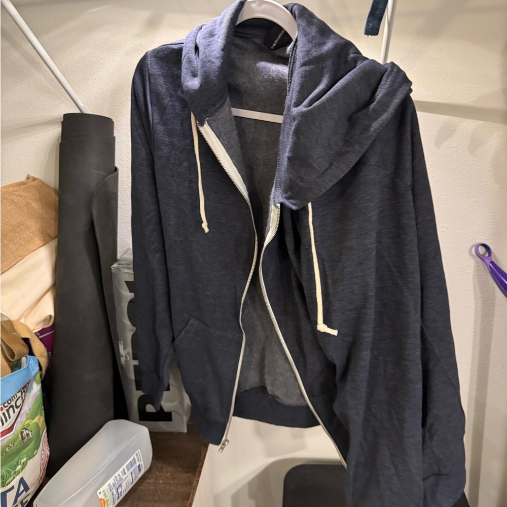 True classic navy sweat shirt